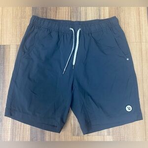 Vuori Kore Shorts Mens Large Dark Gray Lined 7" Inseam Drawstring Pockets